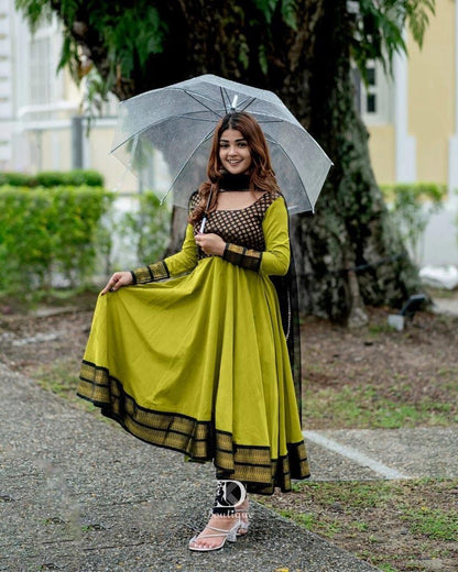Elegant Green Antalkali Suit with Jacquard Silk & Net Dupatta