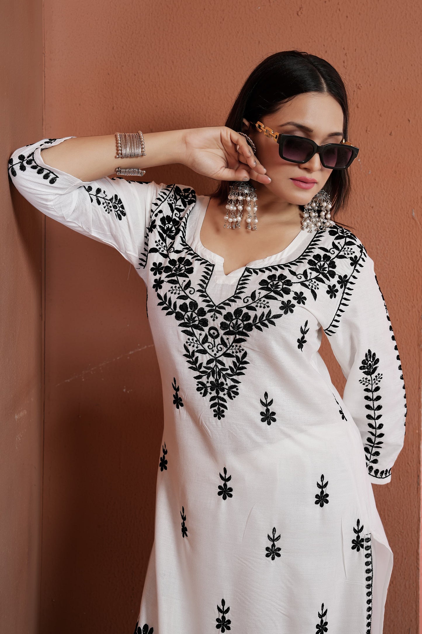 Classic Ethnic Wear – Rayon White Chikankari Kurti & Pant