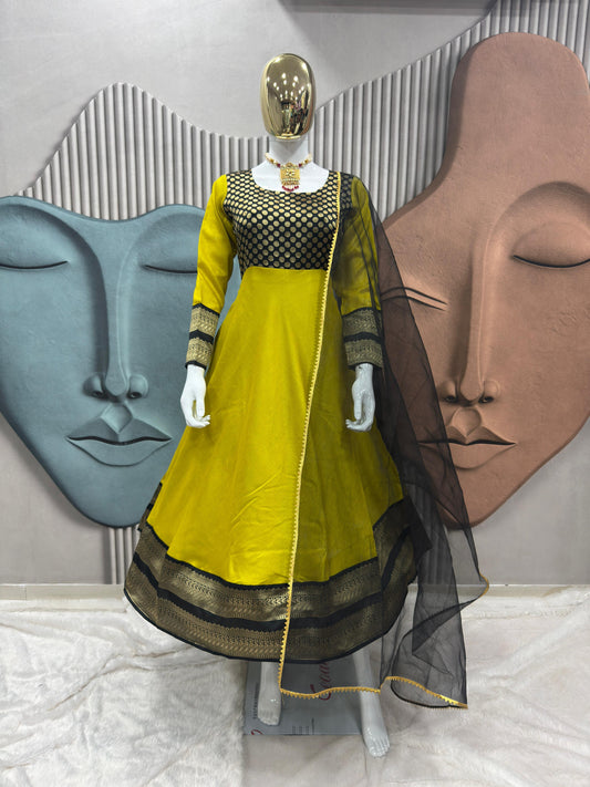 Elegant Green Antalkali Suit with Jacquard Silk & Net Dupatta
