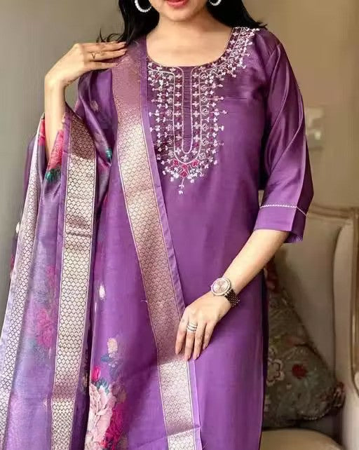 Embroidered Rayon Slub Suit Set with Organza Dupatta