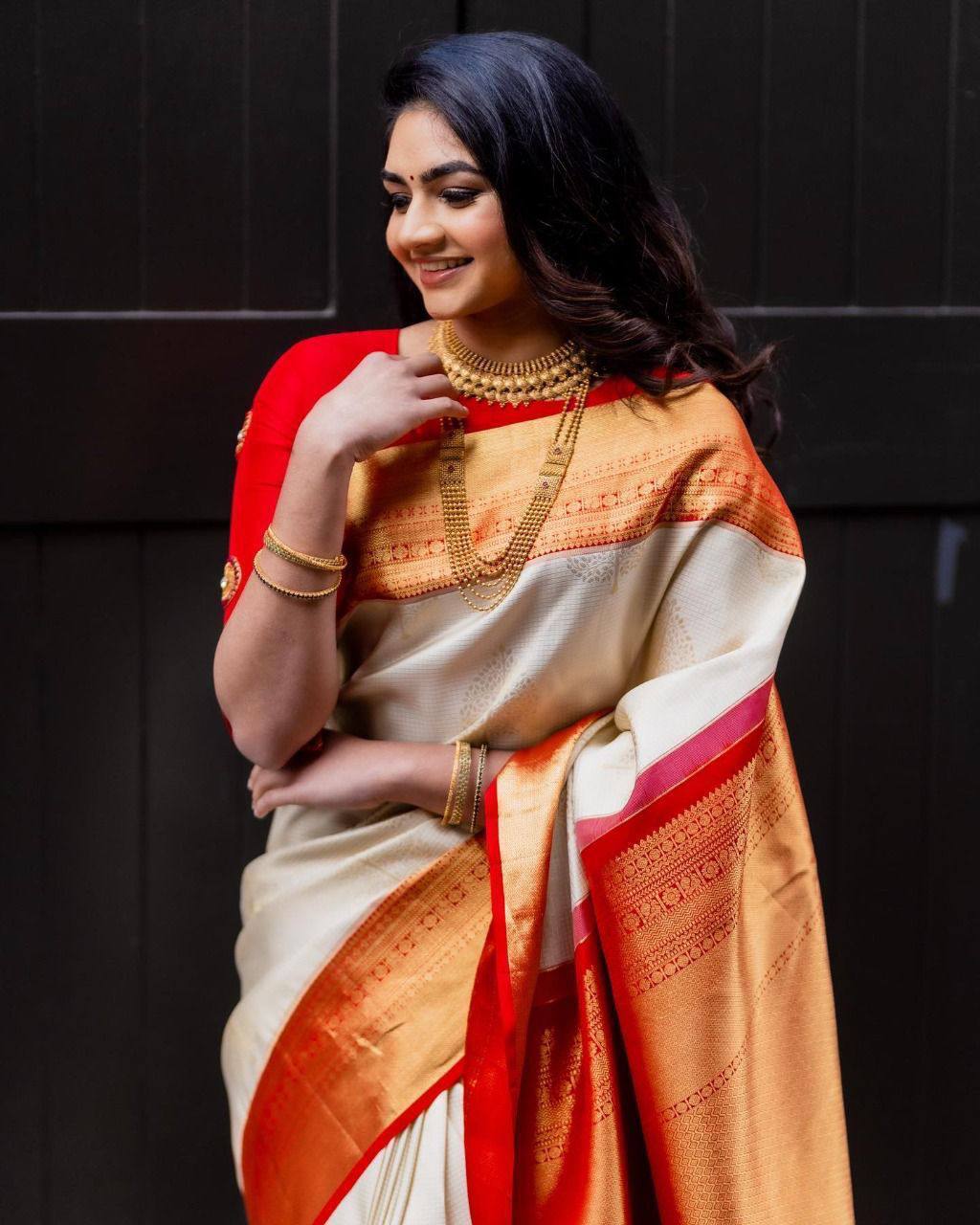 Beautifully Woven Lichi Silk Saree with Art Silk